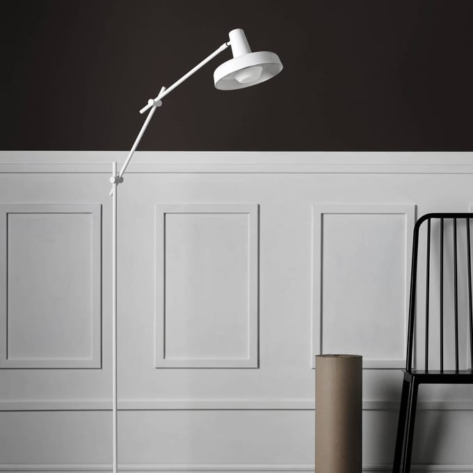 GRUPA Arigato vloerlamp, driedelige arm, wit