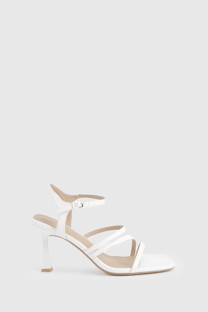 boohoo Dames Wijde Pasvorm Lage Stiletto Bandjes Hakken | Off White | Maat: 8