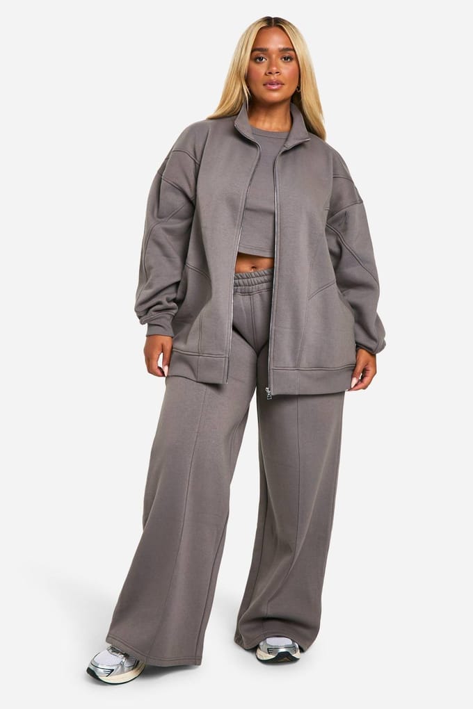 boohoo Dames Plus naaddetail rits door 3-delig trainingspak | Houtskool | Maat: 52