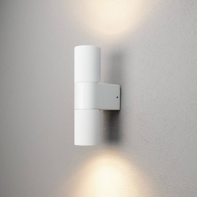 Konstsmide Buitenwandlamp Temi, wit, breedte 11 cm, aluminium, up/down