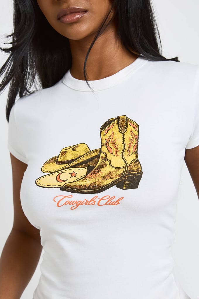 boohoo Dames Baby Tee Met Cowboylaarzen Print | Wit | Maat: Small