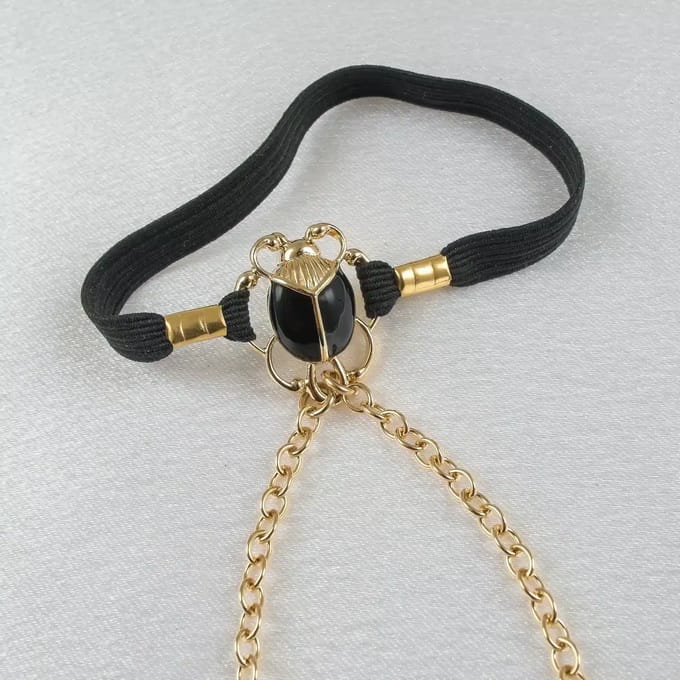 Sylvie Monthulé | Gouden Penis Sieraad | Sacred Scarab