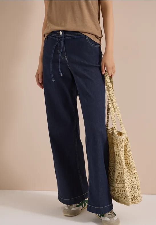 High Waist Wide Leg jeans in Loose Fit