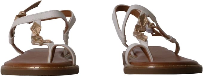 Platte sandalen met bandjes van Loevah Paris