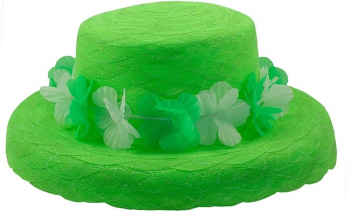 Groene hoed met bloemen