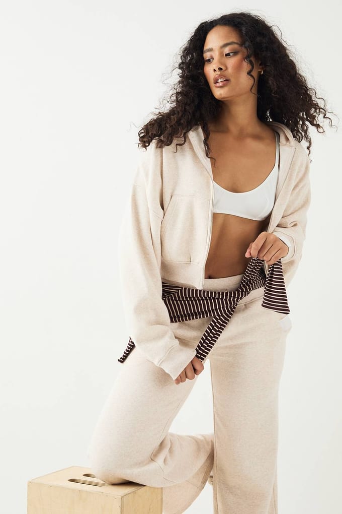 Dames DSGN Studio Boxy Crop Ritshoodie | Oatmeal | Maat: Large