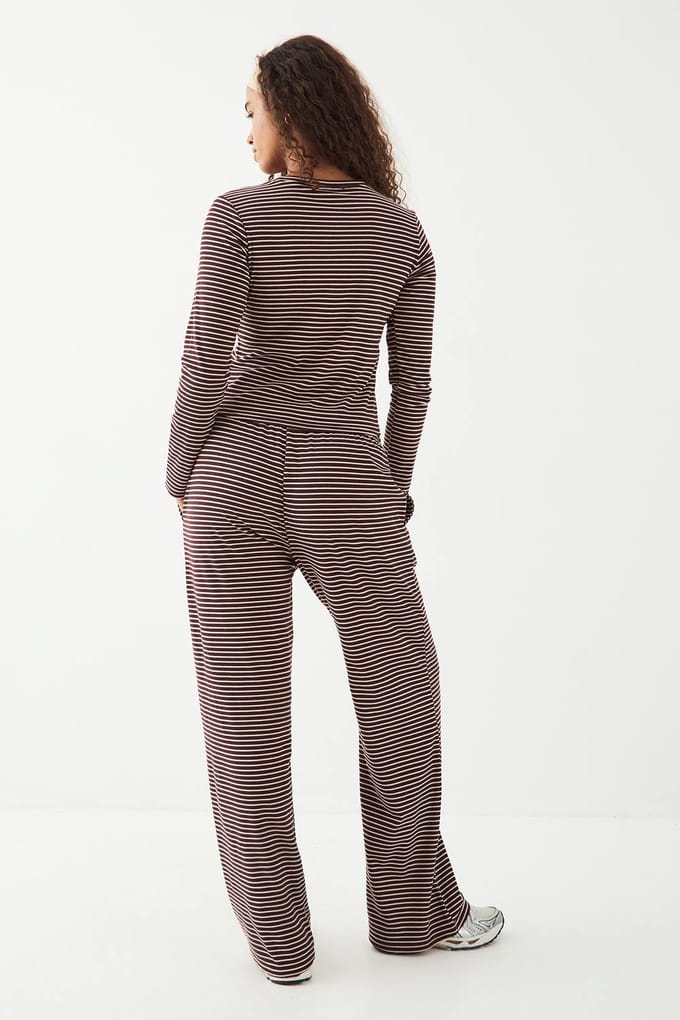 Dames DSGN Studio Gestreepte Fleece Rechte Pijp Broek | Chocoladebruin | Maat: Small