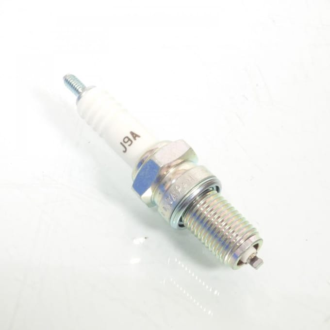 Bougie d'allumage NGK pour Auto J9A / 2170 Neuf