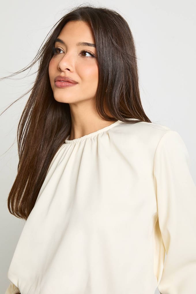 boohoo Dames Plisse top met ballonmouwen | Cream | Maat: 14
