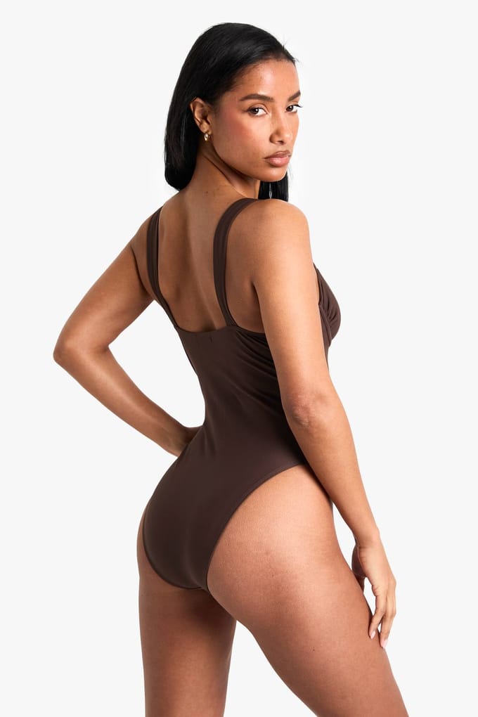 boohoo Dames Petite Swimwear Essentials Balconette Badpak | Chocoladebruin | Maat: 42