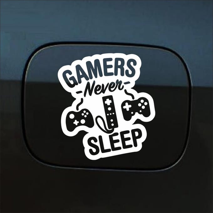 Bumpersticker - Gamers Never Sleep - 12,4 X 11,4 - Wit