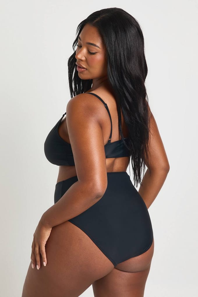 boohoo Dames Plus Essentials Hoge Taille Slip | Zwart | Maat: 54
