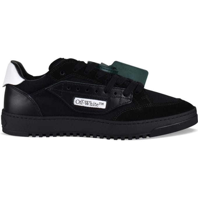 Gebroken witte sneakers zwart