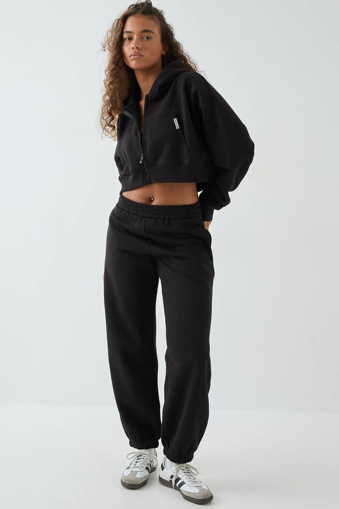 Dames DSGN Studio Boxy Crop Hoodie | Zwart | Maat: Small