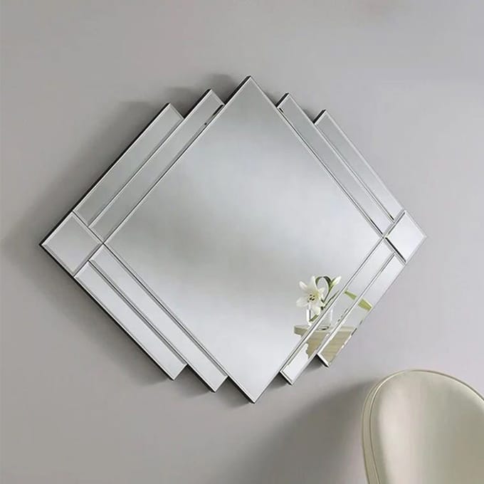 Milton & Oldbrook Wandspiegel 100 x 70 cm Iskar