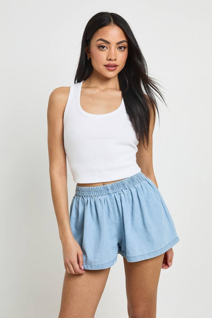 boohoo Dames Chambray Mid-rise Flippy Short Met Speelse Zoom | Licht Gebleekt | Maat: 34
