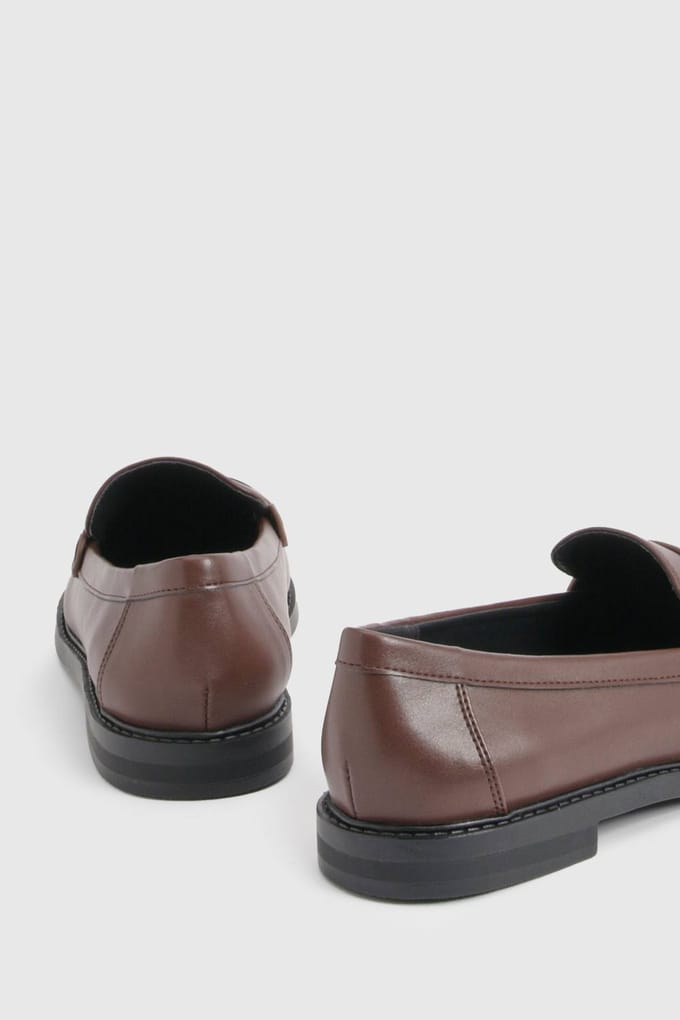 boohoo Dames Basic Platte Loafers | Chocolate | Maat: 4