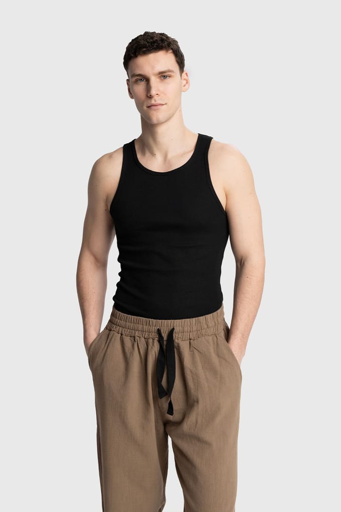 Fitted Mouwloos U-Hals T-shirt