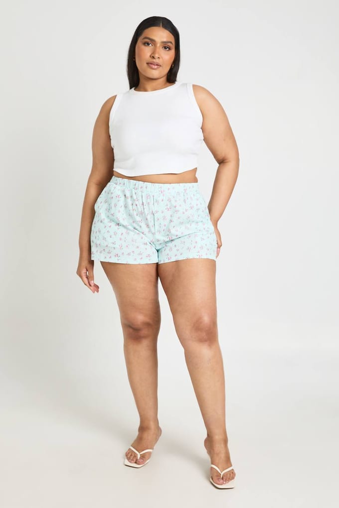 boohoo Dames Plus Ditsy Flippy Short | Munt | Maat: 44