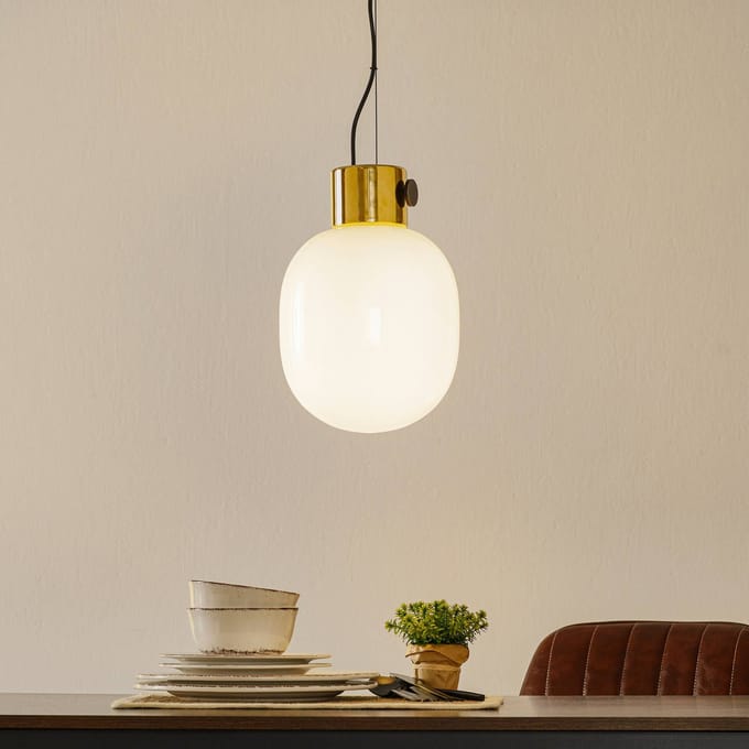 Audo Copenhagen Audo JWDA hanglamp van messing en opaalglas