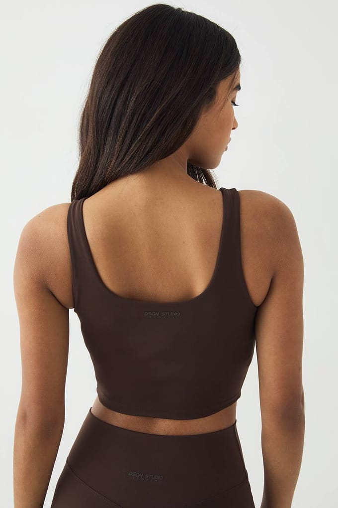 Dames DSGN Studio Ultra Sculpt Longline Plunge Sport BH | Dark Chocolate | Maat: Small