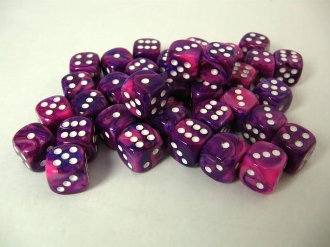 Chessex feestelijk violet/wit D6 12mm Dobbelsteen set (36 stuks)
