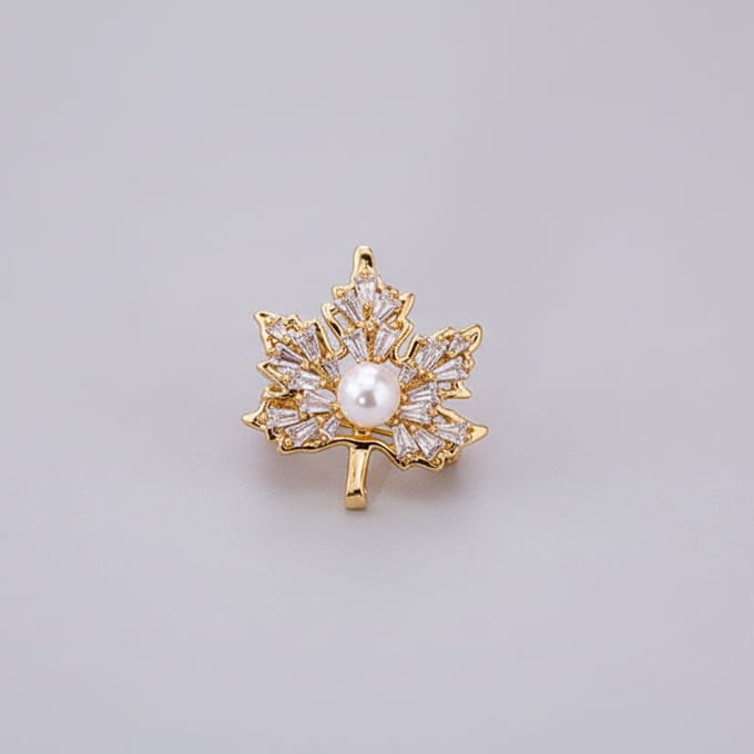 Bladbroche met Parel en Gouden Details – Elegante Broche | Twinolo