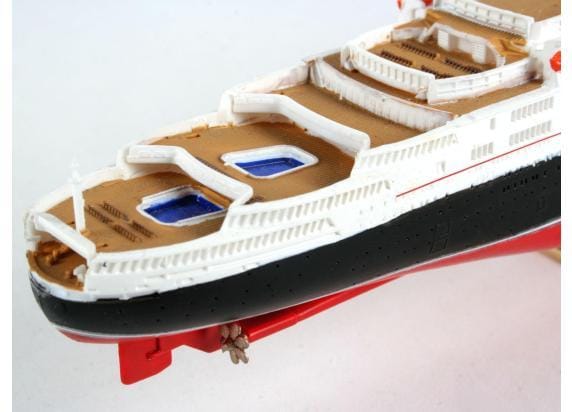 Revell Modelbouwpakket Schepen - 05806 RMS Queen Elizabeth 2 - Oceaan Passagiersschip Plastic - 1:1200 - Modelbouw