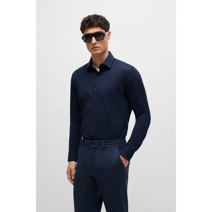 Slim fit zakelijk overhemd van fijn twill met stretch