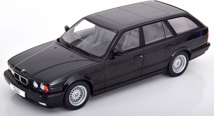 BMW 540i 5-Series (E34) Touring - 1:18 - Modelcar Group
