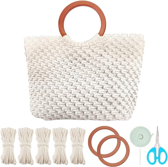 DIY Macramé Handtas van Beige Garen met Houten Grepen