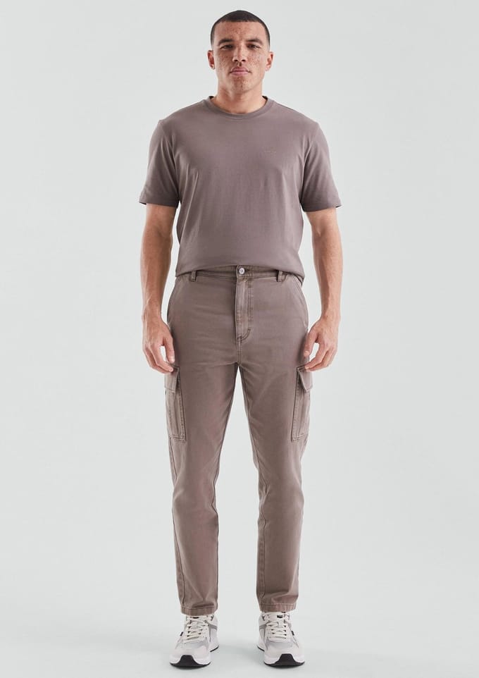 Fitted cargo pants in mid-rise cotton twill QS