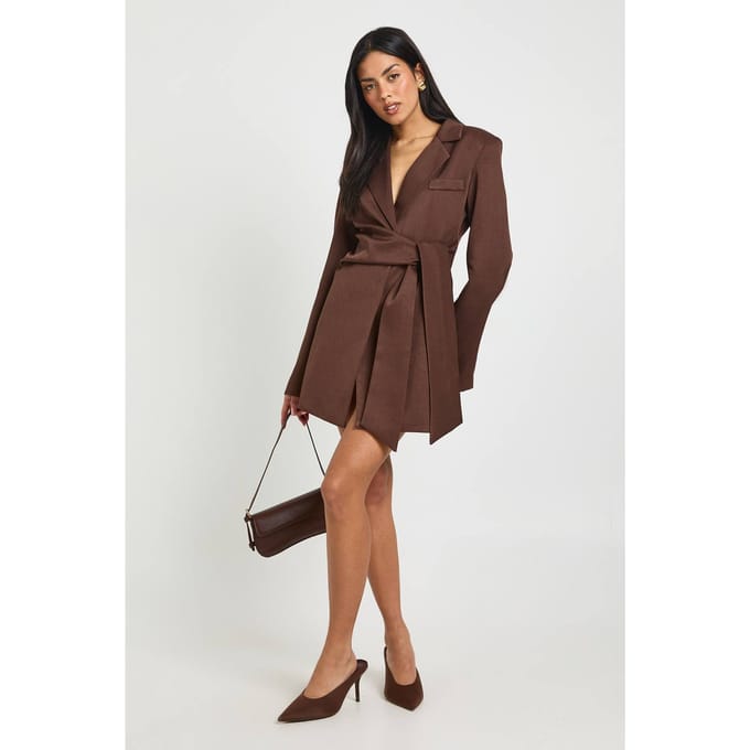 boohoo Dames Wikkel Strikceintuur Detail Blazer Jurk | Chocoladebruin | Maat: 36