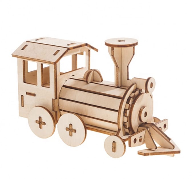 Houten bouwpakket van een Locomotief