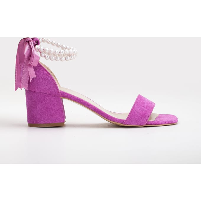 Illy Laag Block Hak Sandalen with Pearls