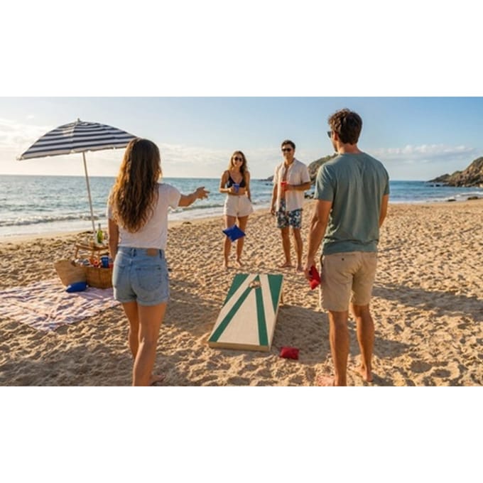 Houten cornhole spel met 8 gekleurde werpzakken en inklapbare poten
