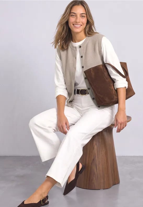 Gebreid vest met ronde hals en knoopsluiting