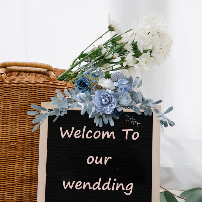 Welkomstbord Huwelijksfeest Bloemdecoratie white
