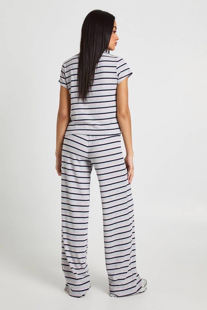 boohoo Dames Gestreepte Geribbelde Knoopsluiting Top Met Korte Mouwen En Broek Set | Grijs | Maat: 40