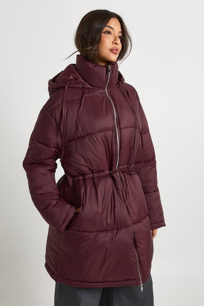 boohoo Dames Capuchon pufferjack met ingesnoerde taille | Chocolate | Maat: 12