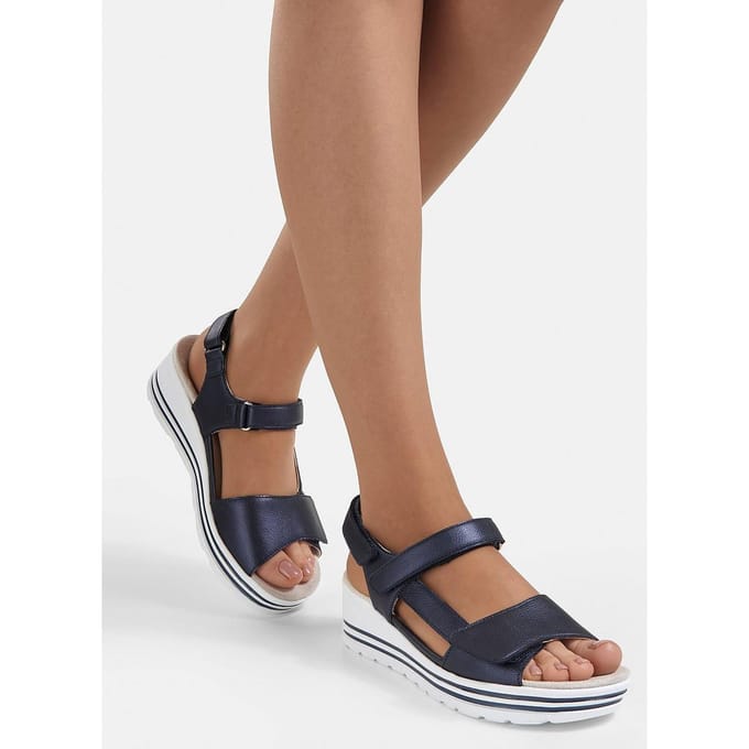 Plateausandalen Michelle Van Waldläufer blauw