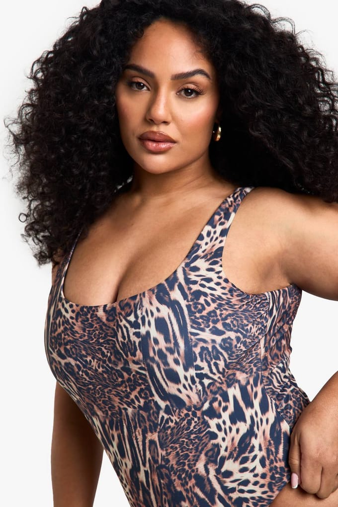 boohoo Dames Plus Swimwear Essentials Luipaard Badpak met Scoop Hals | Luipaardprint | Maat: 56