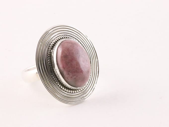 Ovale zilveren ring met rhodoniet - maat 17