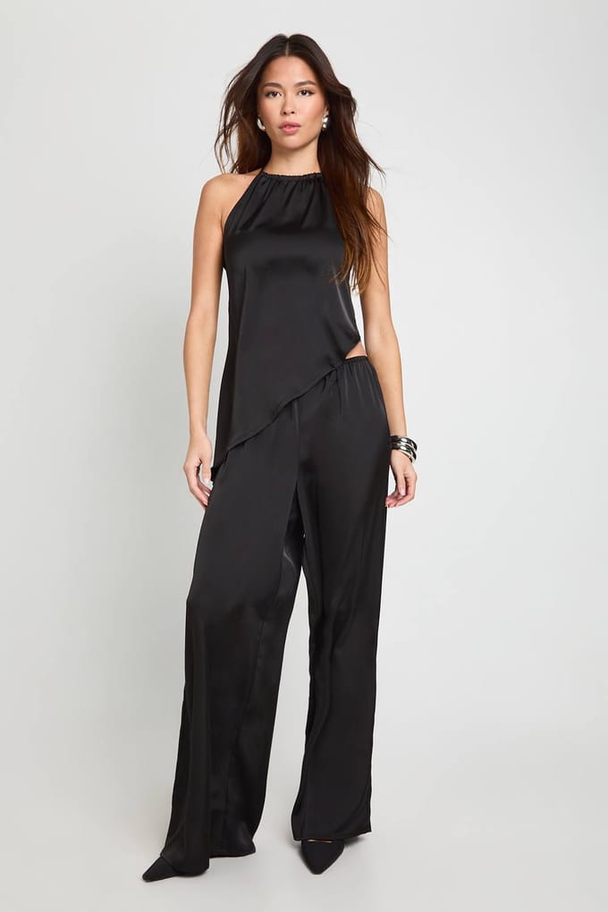 boohoo Dames Halternek Asymmetrische Satijn Camisole & Broek Set | Black | Maat: 8