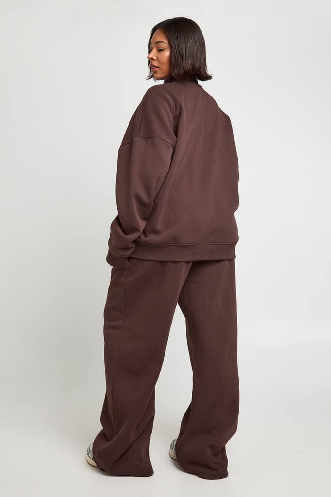 boohoo Dames Plus Dubbele Rits Col Sweatshirt Trainingspak | Chocolate | Maat: 18