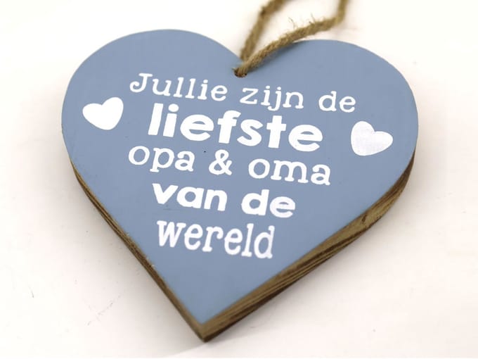 Teksthart hangend liefste opa en oma van de wereld 18x18cm