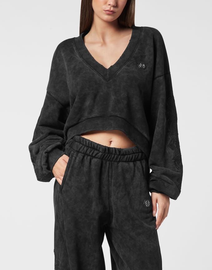 Washed V-Neck Sweatshirt Piercing