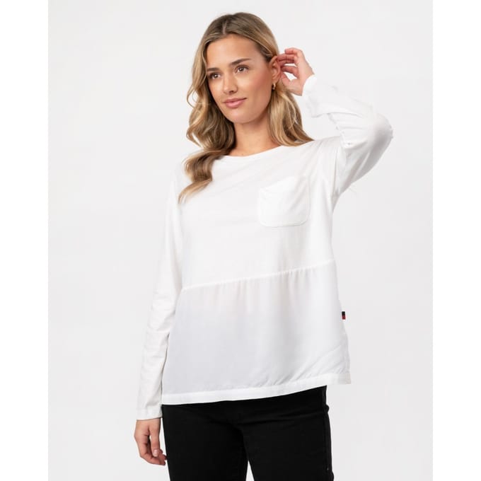 T-shirt met ronde hals, borstzak en zijsplit in wit