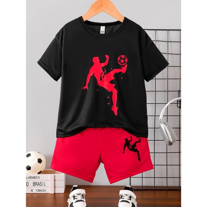 Jongens Short Set met Zwart Voetbalpatroon Korte Mouw Top en Rode Elastische Shorts 140 black