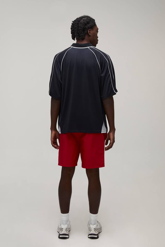 Ontspannen Pasvorm Gebogen Paneel Middellange Nylon Shorts | Red | Size Medium